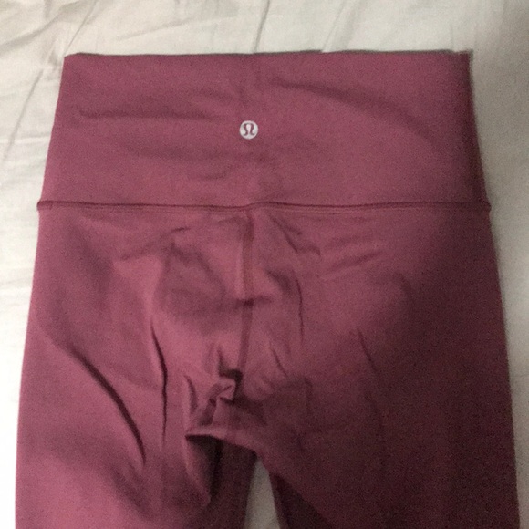 Lulu Lemon Wunder Under - Picture 2 of 4